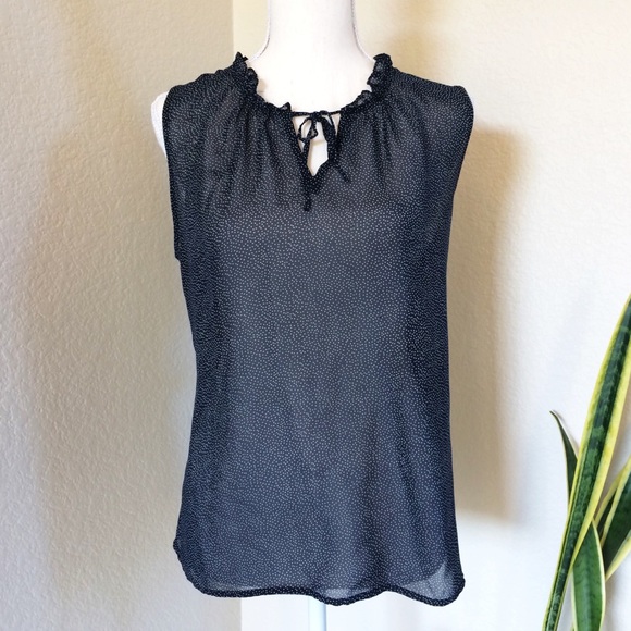 LOFT Tops - 🌿LOFT🌿PETITE NAVY BLUE W/WHITE DOTS TOP SZ LP